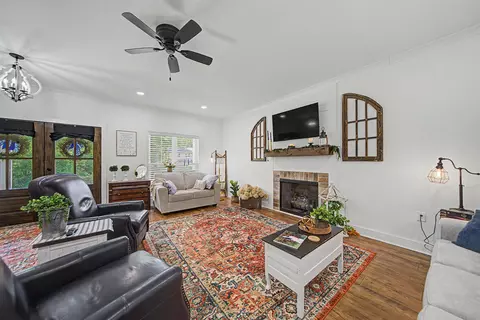 Living - 286 Graham Rd, Iuka, MS 38852 photo 2 of 2