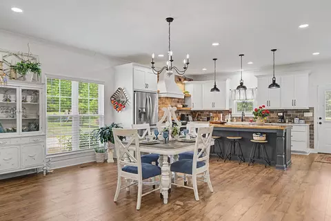 Dining - 286 Graham Rd, Iuka, MS 38852 photo 1 of 2