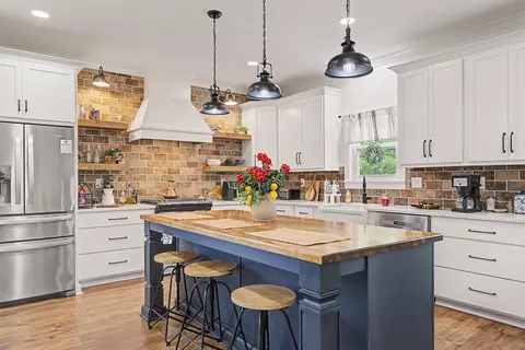 Kitchen - 286 Graham Rd, Iuka, MS 38852 photo 2 of 5