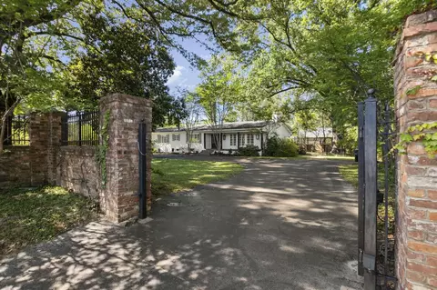 4100 Poplar Ave, Memphis, TN 38117