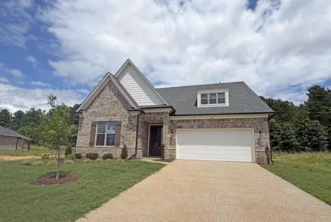 135 Ridgefield Dr, Oakland, TN 38060