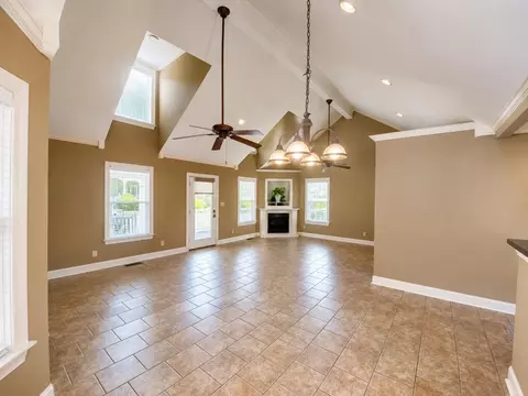 Living - 39 Frank Freeway Dr, Iuka, MS 38852 photo 1 of 1