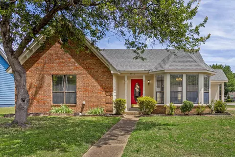 2716 Arbor Lane Dr, Memphis, TN 38133