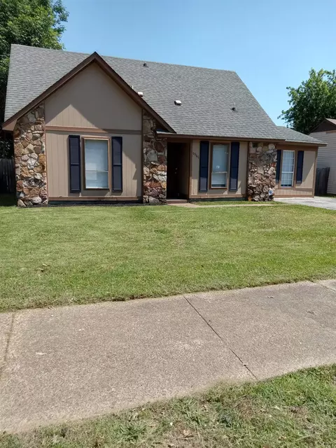 6360 Brockman Dr, Millington, TN 38053