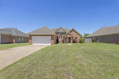 50 Abbey Rd, Oakland, TN 38060