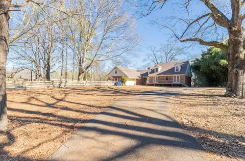 Exterior - 415 Key Rd, Collierville, TN 38017 photo 2 of 14