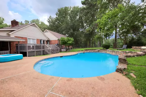 Exterior - 415 Key Rd, Collierville, TN 38017 photo 11 of 14