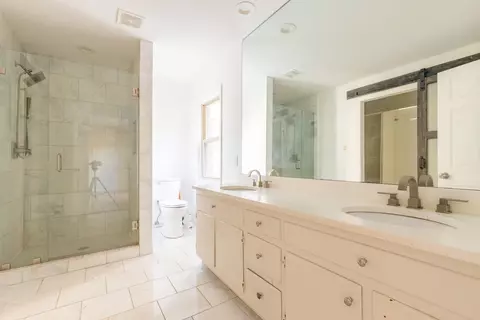 Bath - 415 Key Rd, Collierville, TN 38017 photo 2 of 4