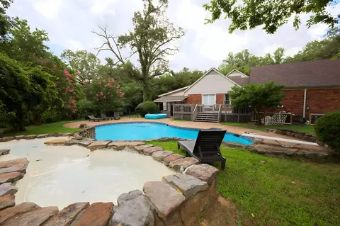 Exterior - 415 Key Rd, Collierville, TN 38017 photo 10 of 14