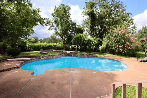 Exterior - 415 Key Rd, Collierville, TN 38017 photo 3 of 14