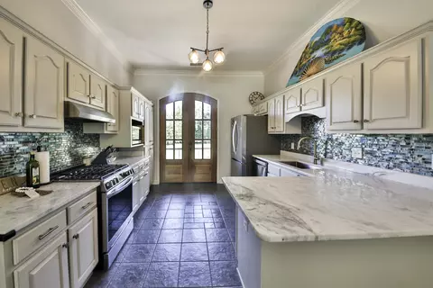 Kitchen - 901 Armstrong Rd, Drummonds, TN 38023 photo 2 of 4