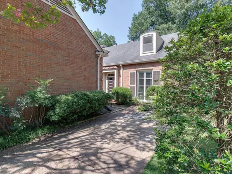 575 Club Walk Ln #2, Memphis, TN 38111