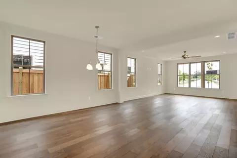 Living - 483 Armel Dr, Collierville, TN 38017 photo 5 of 6