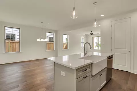 Kitchen - 483 Armel Dr, Collierville, TN 38017 photo 4 of 4