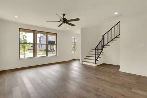 Living - 483 Armel Dr, Collierville, TN 38017 photo 1 of 6
