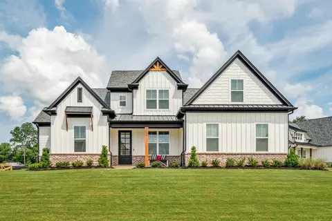 245 Highland Park Cv, Oakland, TN 38060