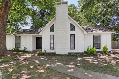2081 Rose Garden Cv, Memphis, TN 38133