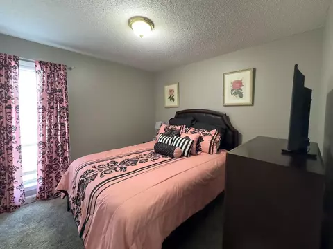 Bedroom - 5773 Rensslaer Dr, Bartlett, TN 38135 photo 2 of 4
