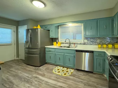 Kitchen - 5773 Rensslaer Dr, Bartlett, TN 38135 photo 1 of 3