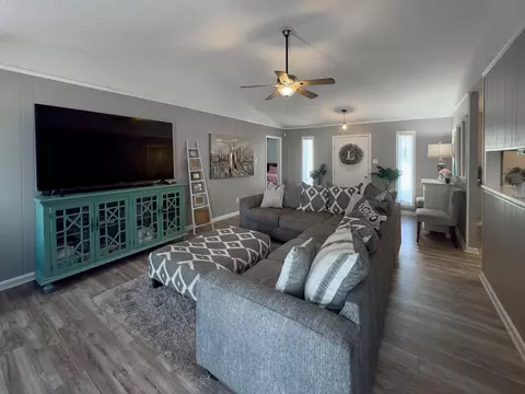 Living - 5773 Rensslaer Dr, Bartlett, TN 38135 photo 4 of 5