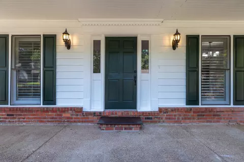 8675 Cedar Farms Dr, Cordova, TN 38016