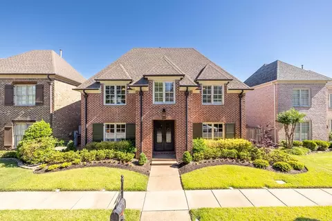 1905 Enclave Hollow Ln E, Germantown, TN 38139