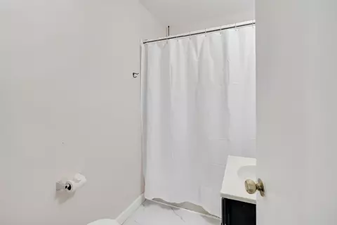 Bath - 752 Watson St, Memphis, TN 38111 photo 1 of 2