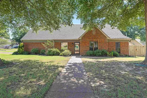 3574 August Dr, Bartlett, TN 38133