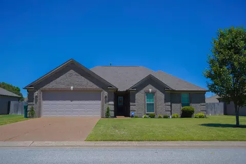 83 Nehemiah Dr, Jackson, TN 38305