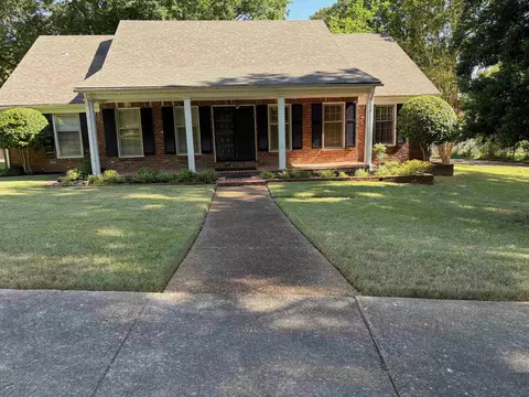 5710 Woodbriar Cv, Memphis, TN 38120