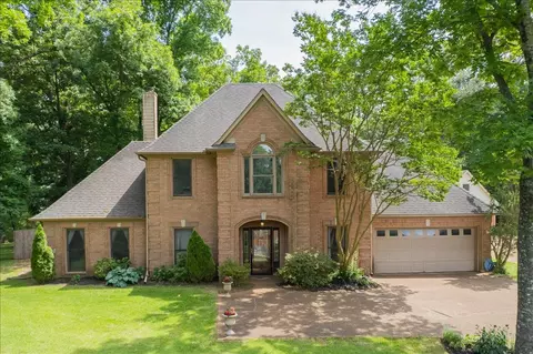 7733 Sunny Trail Dr, Bartlett, TN 38135
