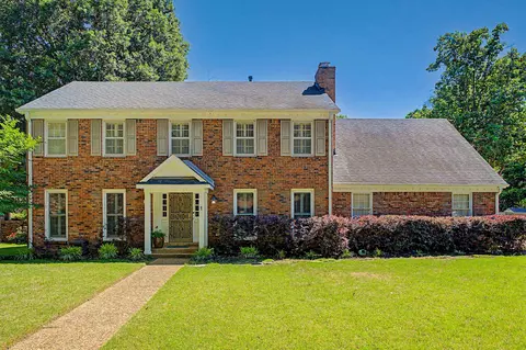 7703 River Bend Dr, Germantown, TN 38138