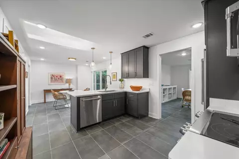 Kitchen - 386 Erwin Dr, Memphis, TN 38117 photo 4 of 4