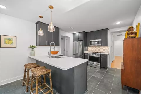 Kitchen - 386 Erwin Dr, Memphis, TN 38117 photo 2 of 4