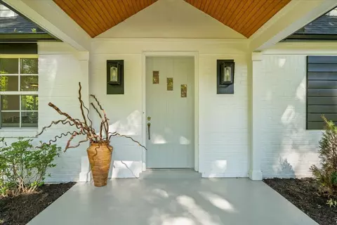 Exterior - 386 Erwin Dr, Memphis, TN 38117 photo 4 of 11