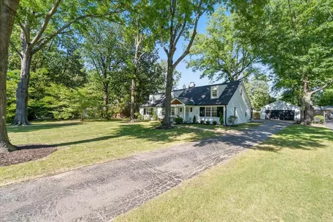 Exterior - 386 Erwin Dr, Memphis, TN 38117 photo 3 of 11