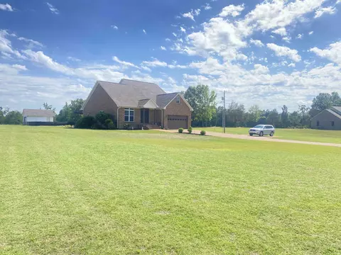 745 Greenbriar Ln, Adamsville, TN 38310