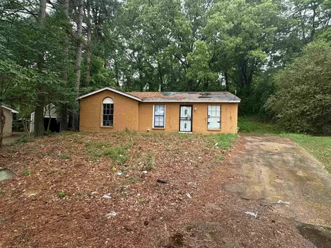 3704 Ridgemont Rd, Memphis, TN 38128