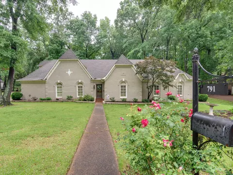791 N Tree Dr, Collierville, TN 38017