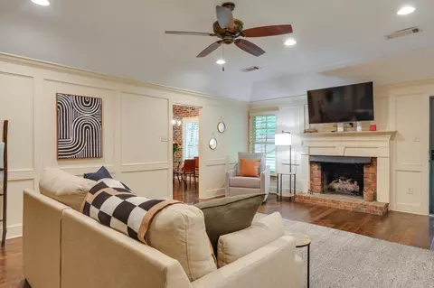 Living - 791 N Tree Dr, Collierville, TN 38017 photo 2 of 2