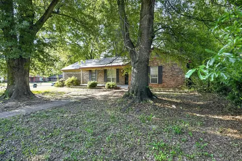Exterior - 2015 E Holmes Rd, Memphis, TN 38116 photo 4 of 11