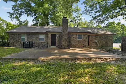 Exterior - 2015 E Holmes Rd, Memphis, TN 38116 photo 10 of 11