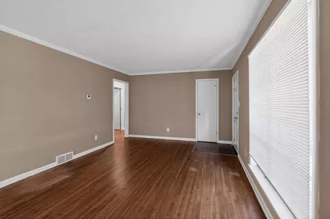 Living - 2015 E Holmes Rd, Memphis, TN 38116 photo 2 of 6