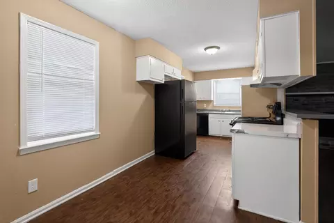 Entry Way - 2015 E Holmes Rd, Memphis, TN 38116 photo 1 of 2