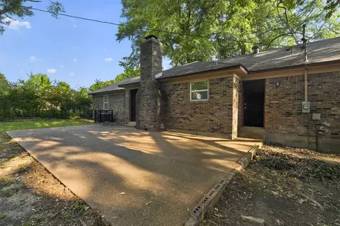 Exterior - 2015 E Holmes Rd, Memphis, TN 38116 photo 3 of 11