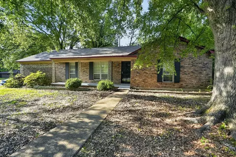 Exterior - 2015 E Holmes Rd, Memphis, TN 38116 photo 7 of 11