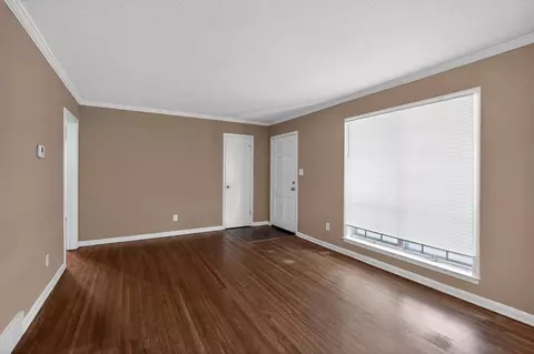 Living - 2015 E Holmes Rd, Memphis, TN 38116 photo 5 of 6
