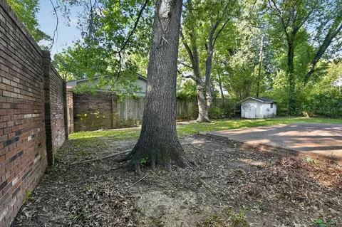 Exterior - 2015 E Holmes Rd, Memphis, TN 38116 photo 8 of 11