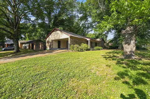 Exterior - 2015 E Holmes Rd, Memphis, TN 38116 photo 11 of 11
