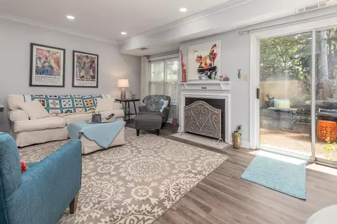 3742 Charleston Square Pl, Memphis, TN 38122